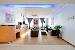 Se sirven desayunos, almuerzos y cenas; cocina regional