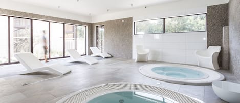 Sauna, hot tub, steam room, Turkish bath/hammam