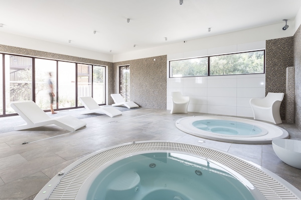 Sauna, tina de hidromasaje, baño de vapor y baño turco o hammam