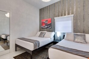 Quadruple Room | Iron/ironing board, free WiFi, bed sheets