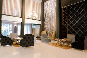 Lobby sitting area - West Wood Hotel (Nairobi)