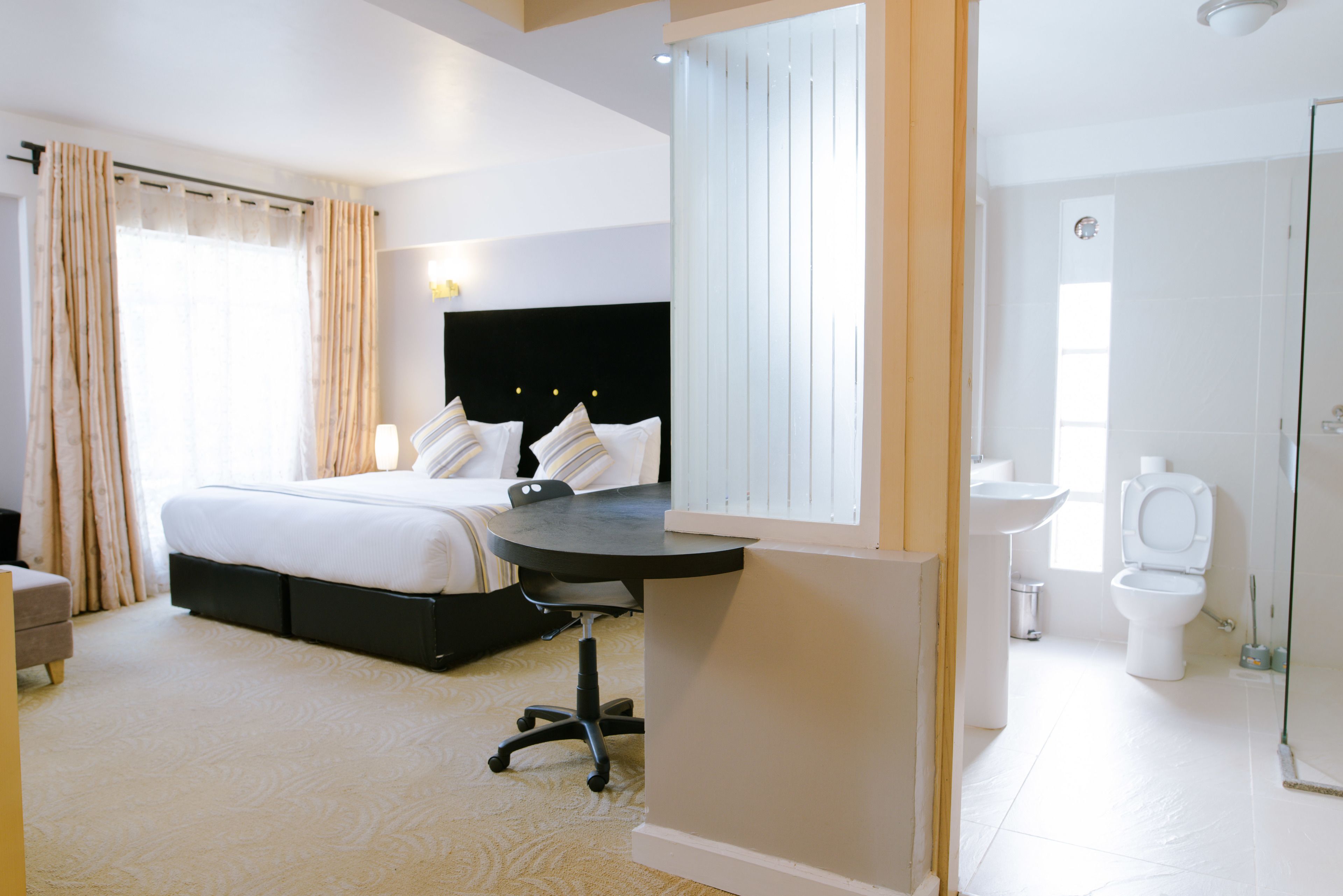Photo - West Wood Hotel