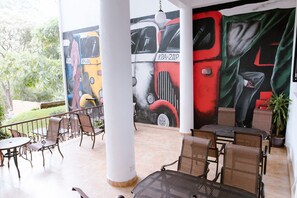 Kansainvälinen keittiö, näkymät puutarhaan