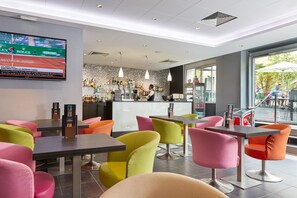 Bar (in der Unterkunft)