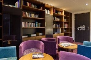 Library - Hôtel Astrid (Lourdes)