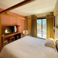 Quarto casal luxo, terraço | Roupas de cama premium, cofres nos quartos, escrivaninha