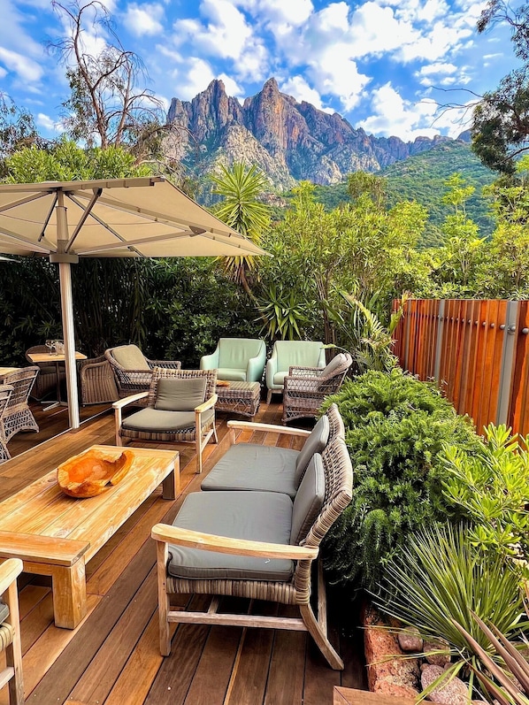 Exterior - Hotel le Lonca (Ota)