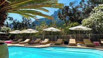 Outdoor pool, sun loungers