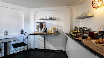 Petit déjeuner buffet servi tous les jours en supplément