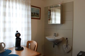 Dubbele kamer met prive badkamer | Kaffe og/eller kaffemaskine