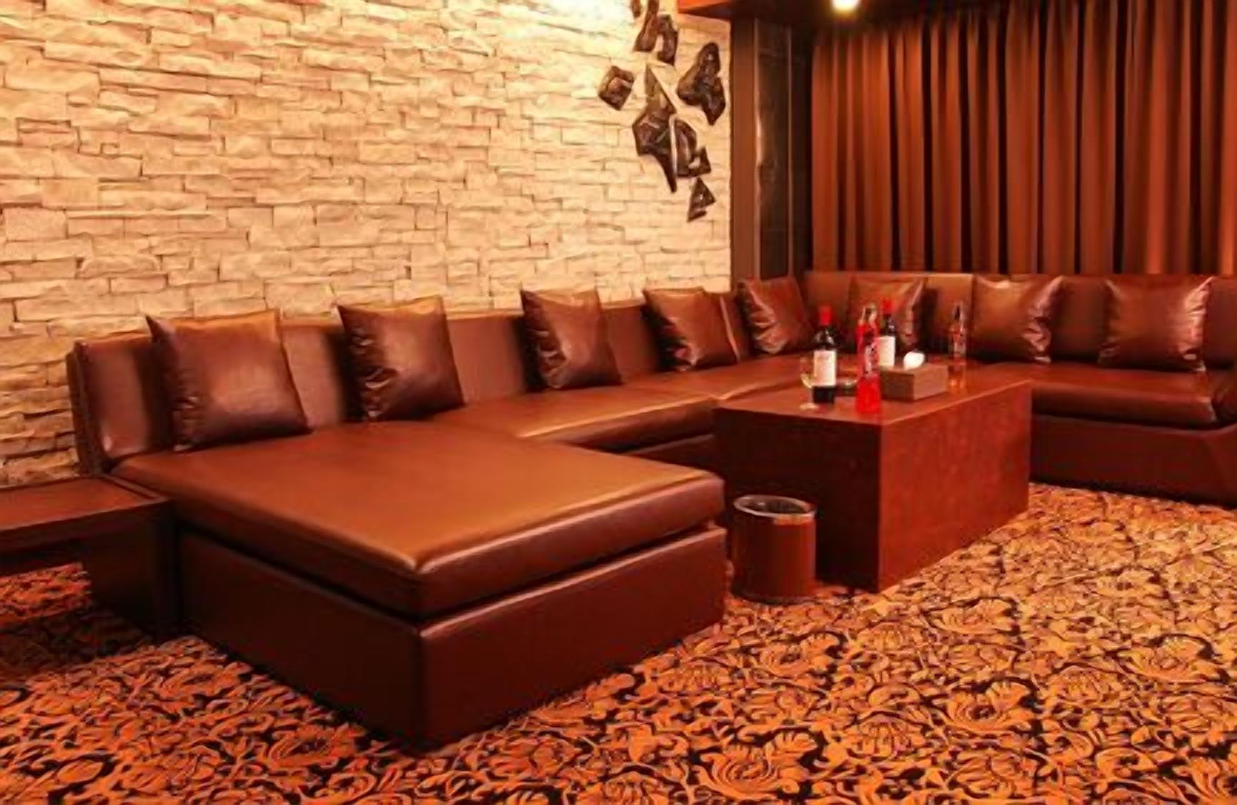 master suite vip | living room | 50-inch lcd tv with cable channels, tv