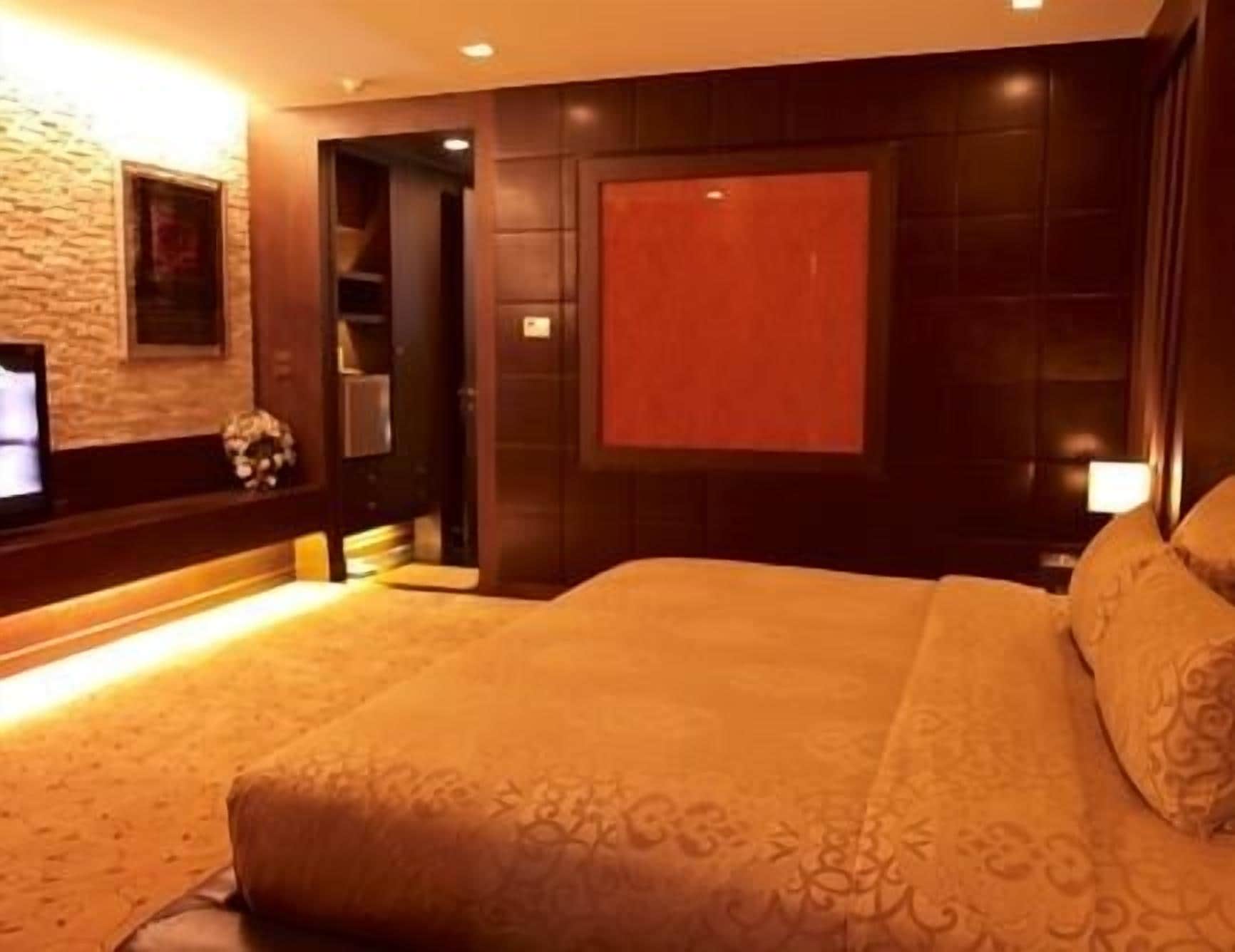 deluxe room | rollaway beds, free wifi