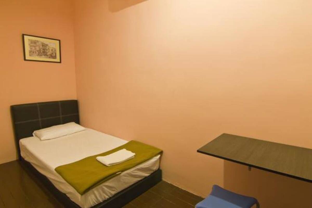 Single Room, Shared Bathroom