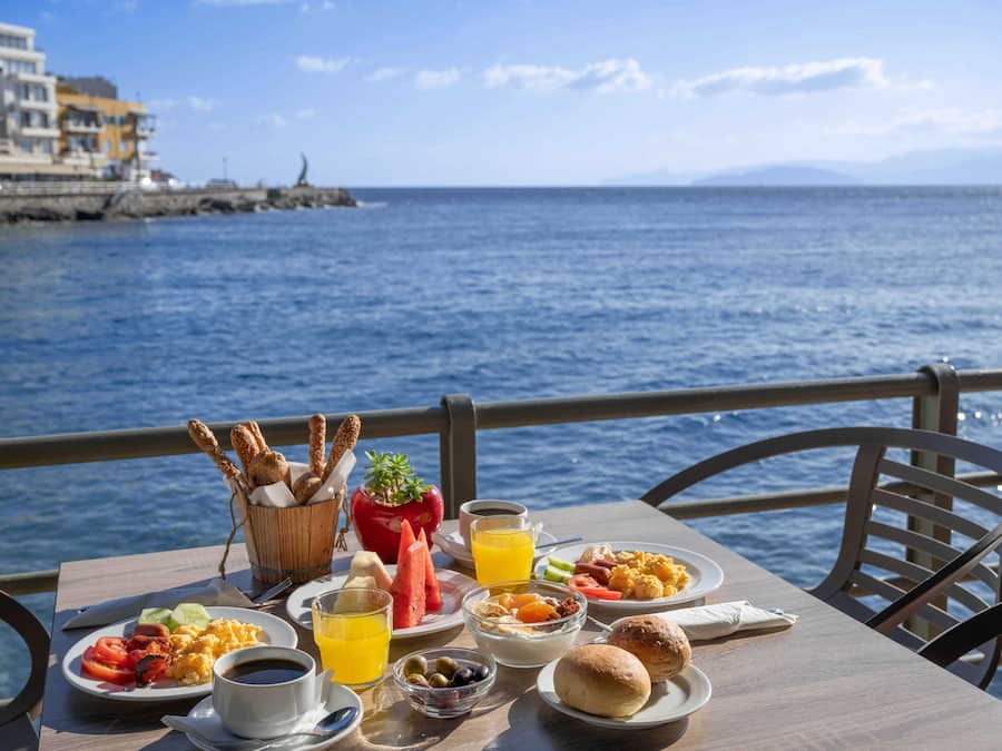 Petit déjeuner buffet compris tous les jours