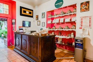 Reception - Hotel Rosa Morada (Tlaquepaque)