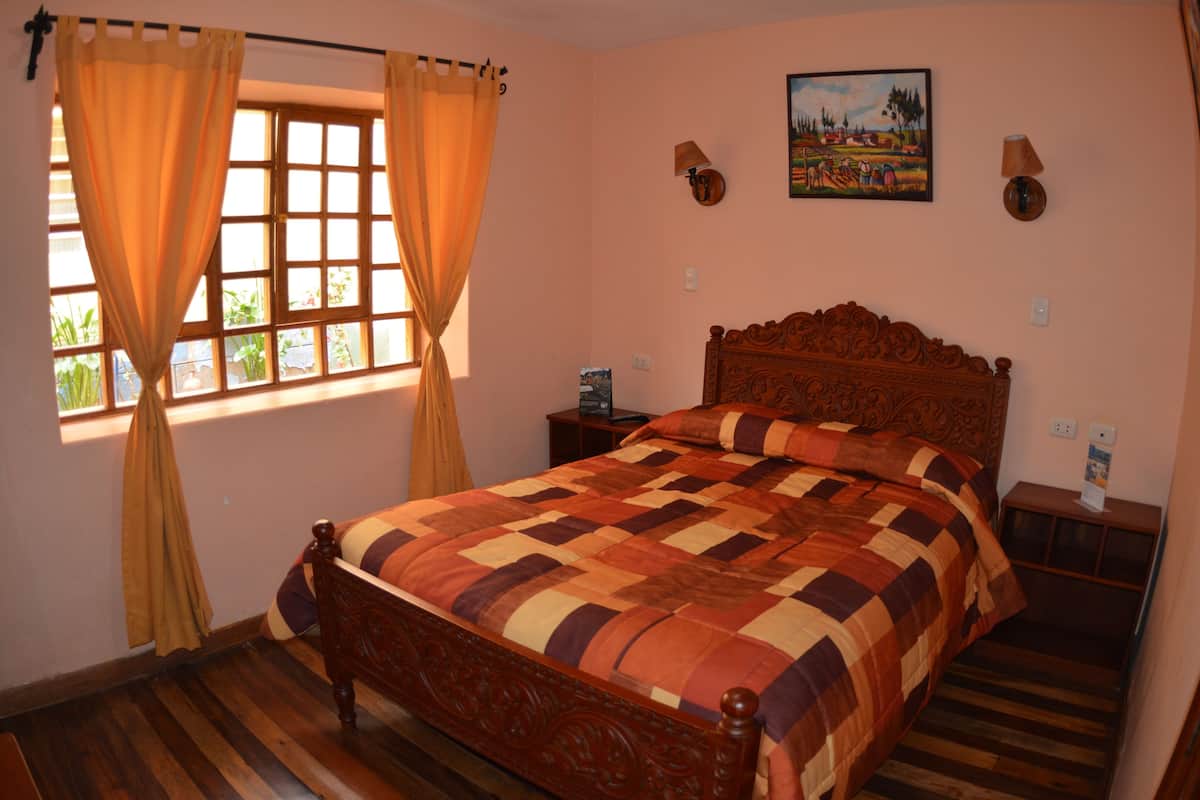 Single Room | In-room safe, cribs/infant beds