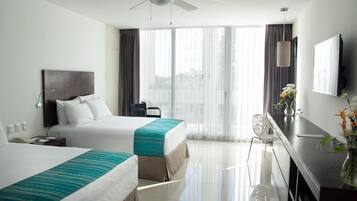 Executive Room, 2 Katil Kelamin (Double), Refrigerator, Garden View | Pemandangan dari bilik