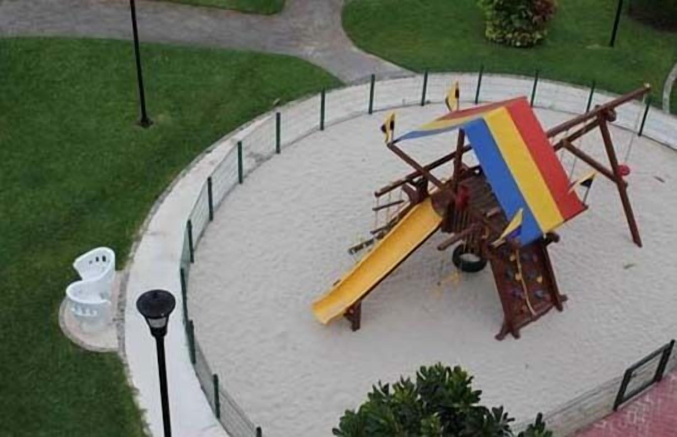 children’s play area – outdoor