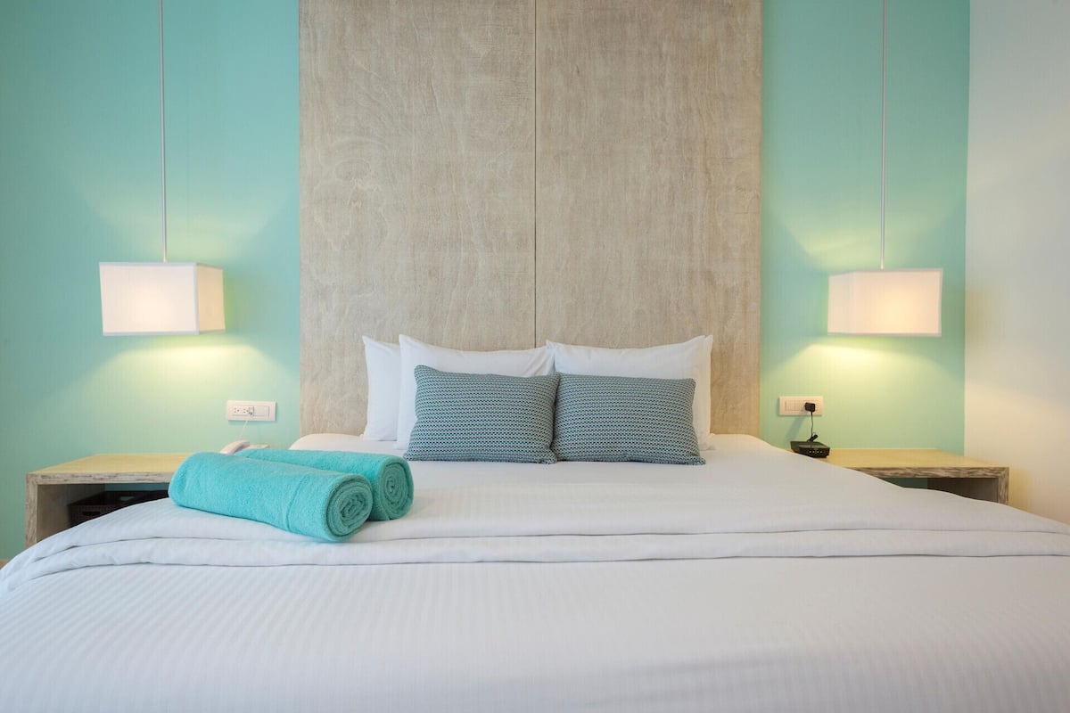 3 bedrooms, premium bedding, down duvets, in-room safe