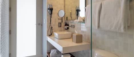 Executive Suite | Bathroom | Shower, designer toiletries, hair dryer, towels
