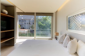 Junior Suite | 1 bedroom, premium bedding, in-room safe, desk