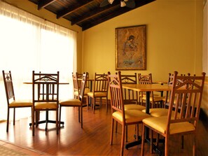 Dagelijks continentaal ontbijt inbegrepen