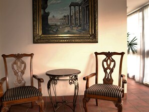 Sala de estar en el lobby