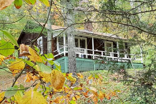 Ferienhütte, 2 Schlafzimmer | Hochwertige Bettwaren, Pillowtop-Betten, individuell dekoriert