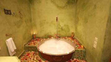 Nhà, 3 phòng ngủ | Phòng tắm | Buồng tắm vòi sen, vòi sen phun mưa, đồ dùng nhà tắm miễn phí