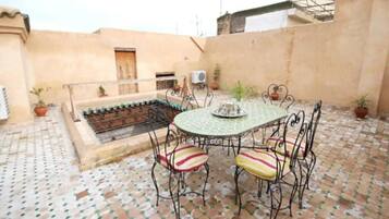 House, 3 Bedrooms | Terrace/patio