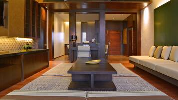 Villa Executive, 1 camera da letto | Area soggiorno | TV LCD 32 pollici con canali satellitari, TV