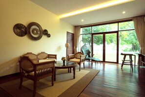 Grand Villa, 1 Bedroom | Living area