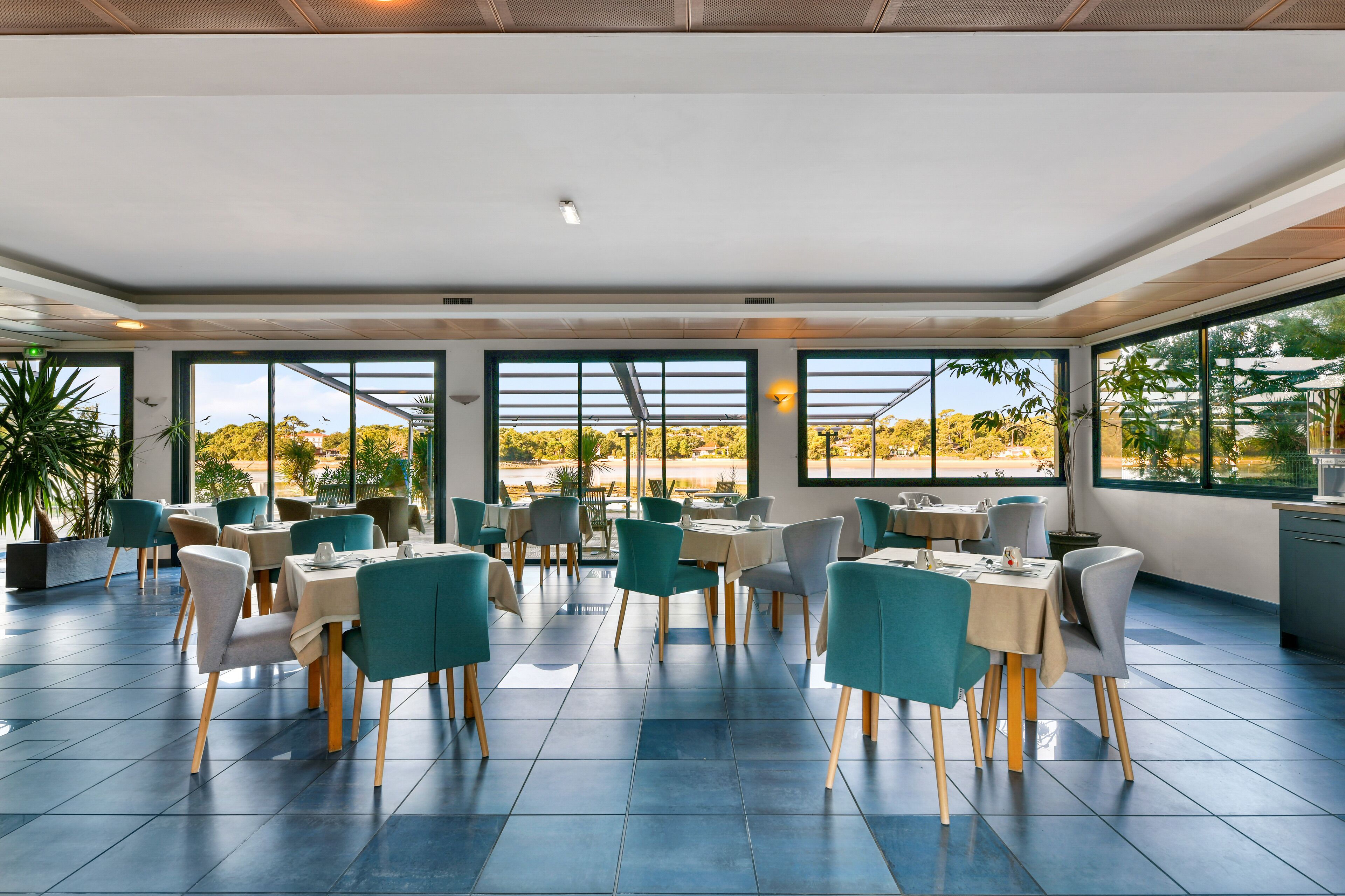 daily buffet breakfast (eur 16 per person)