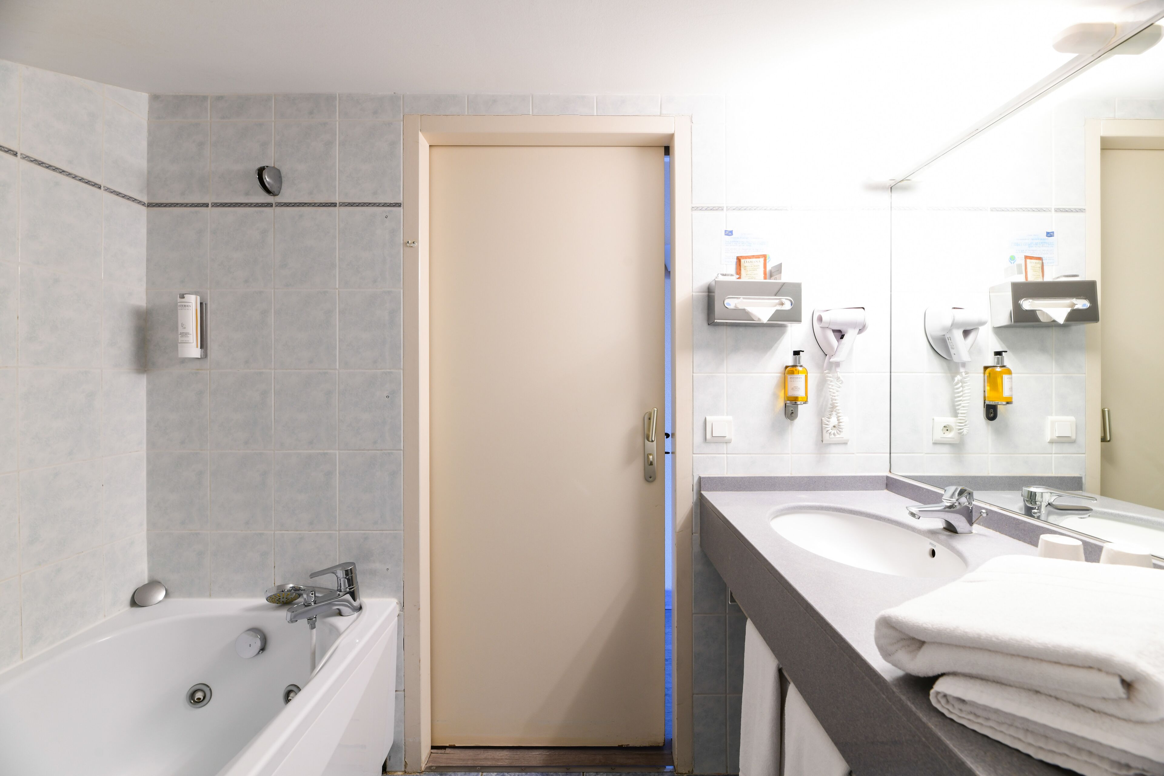 family quadruple room | bathroom | hair dryer