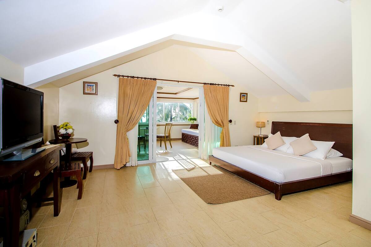 Superior Room | In-room safe, desk, rollaway beds, free WiFi