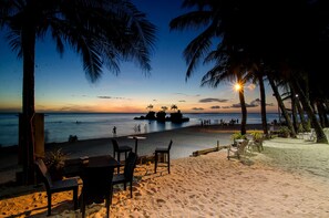 View from property - Willy's Beach Hotel (Boracay Island)