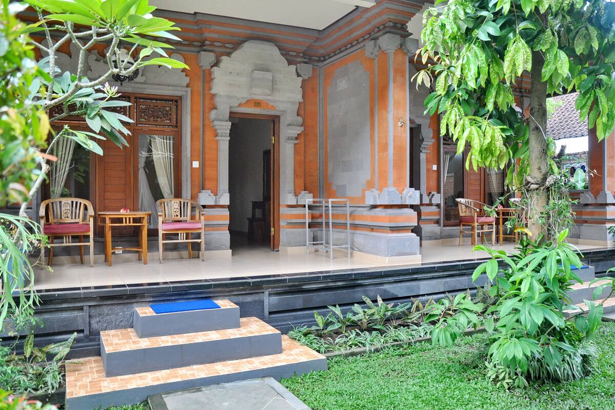 Kamar Twin Deluks, pemandangan kebun | Minibar, meja kerja, Wi-Fi gratis, dan seprai linen