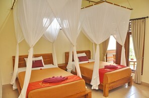 Minibar, escritorio, wifi gratis y ropa de cama