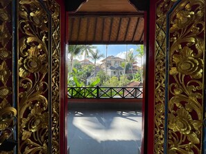 Egyptian cotton sheets, minibar, in-room safe, desk - Nick's Pension (Ubud)