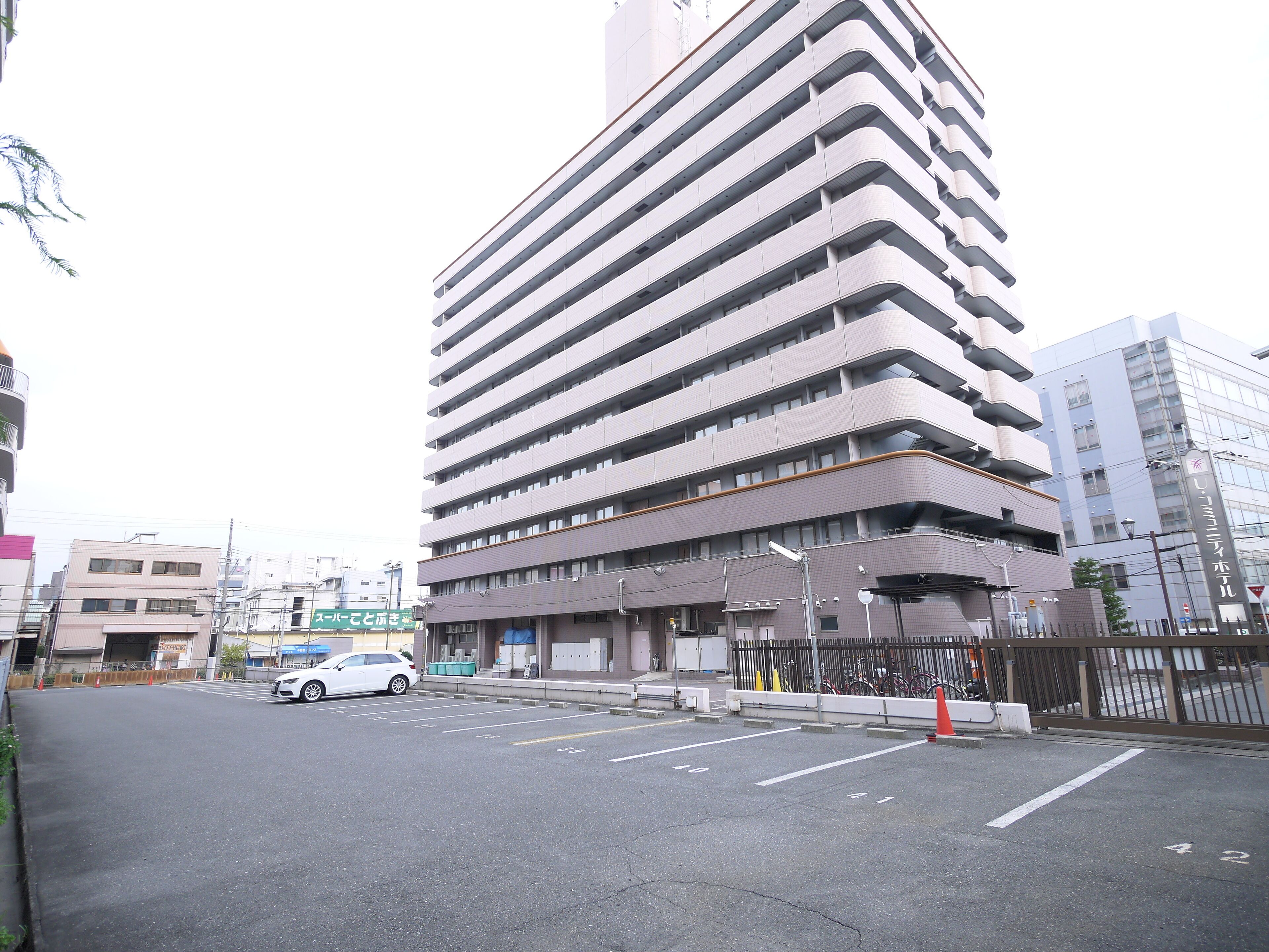 self-parking (surcharge) 800 per day