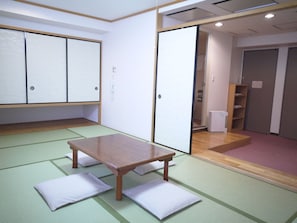 Desk, iron/ironing board, free WiFi, bed sheets - U Community Hotel (Higashi-osaka)