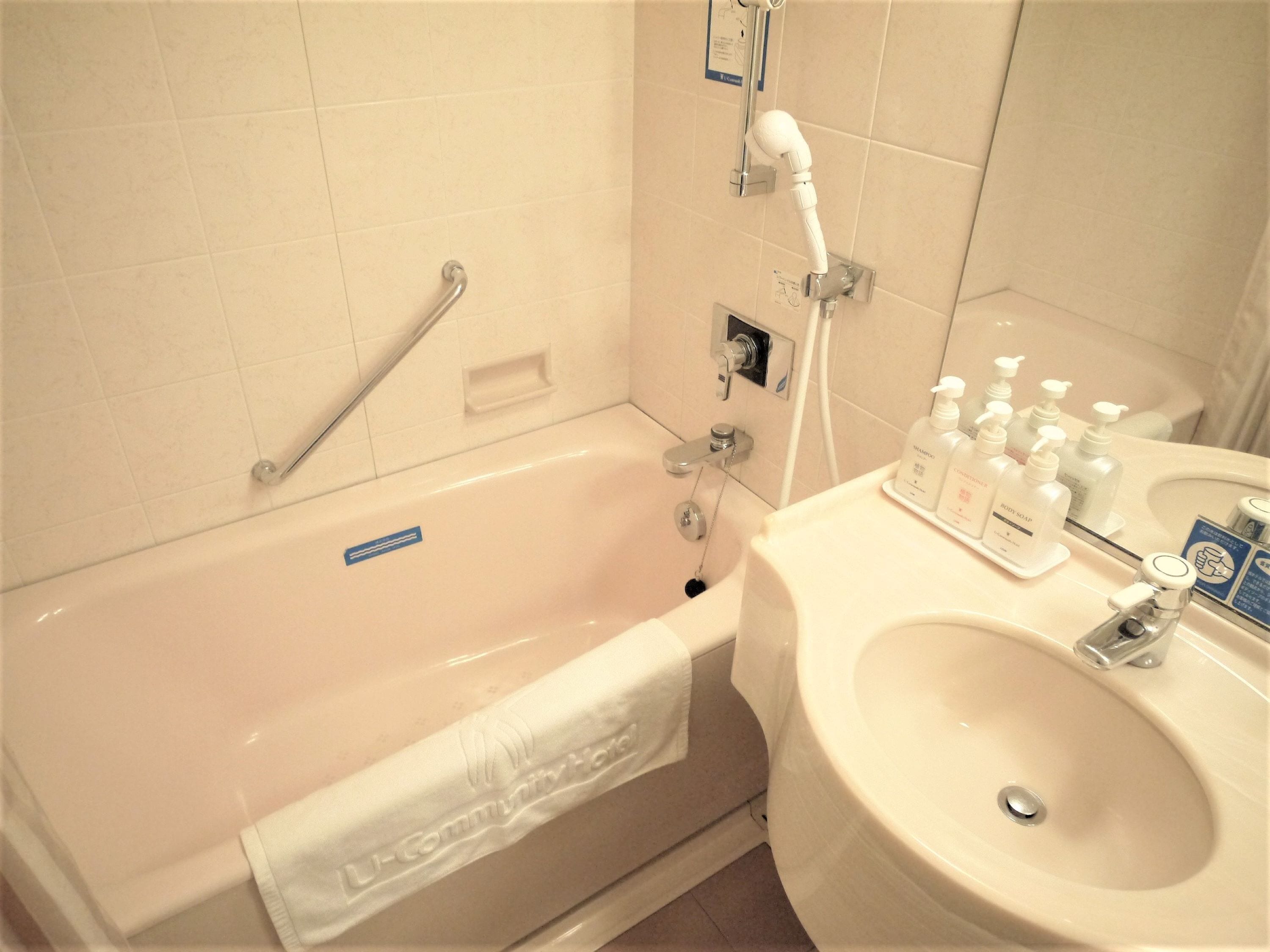 combined shower/bathtub, free toiletries, hair dryer, bathrobes