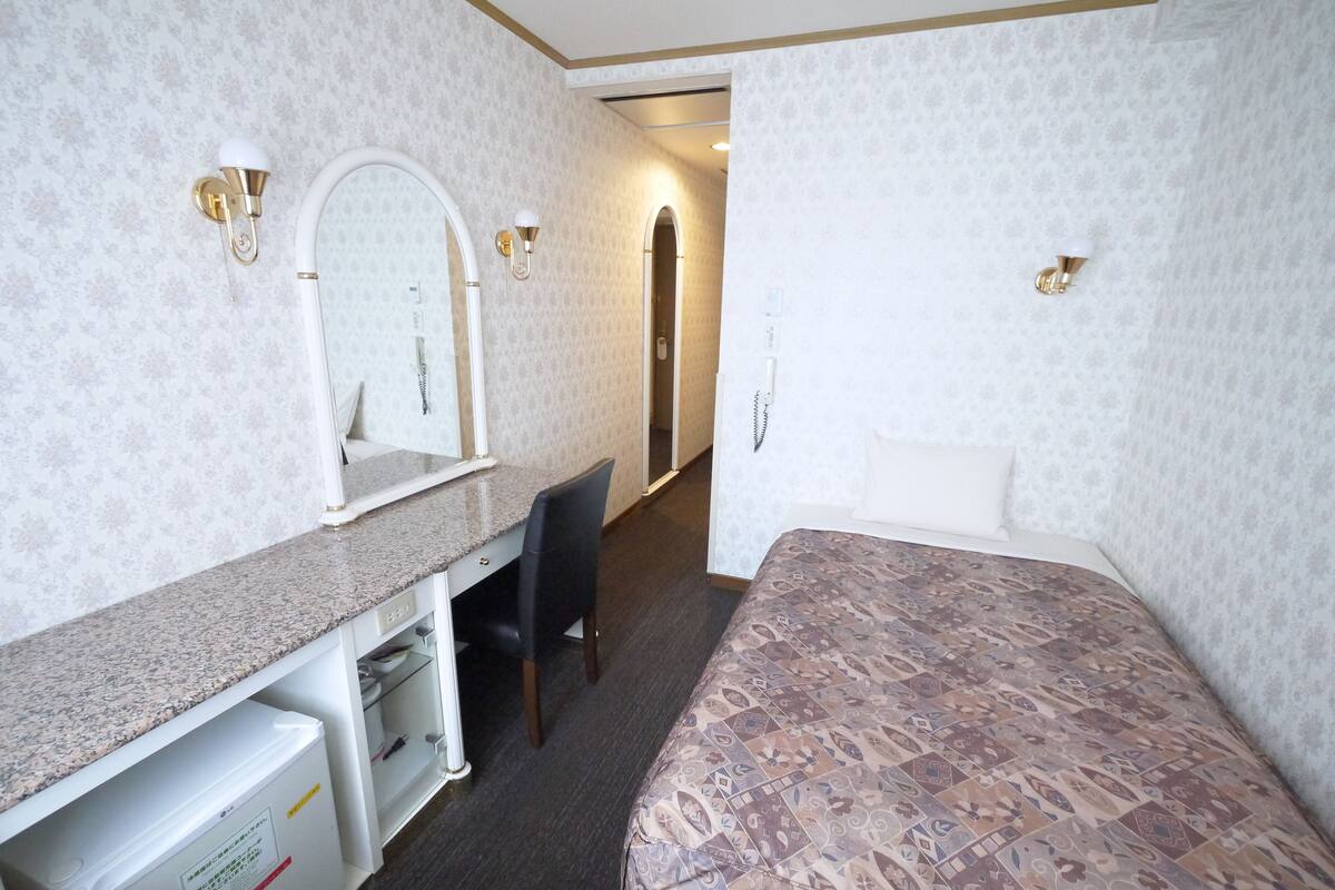 Desk, iron/ironing board (on request), WiFi (free), bed sheets