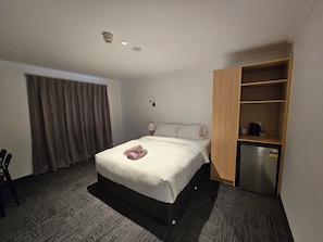 Chambre Supérieure, 1 grand lit, non-fumeurs | Wi-Fi gratuit, draps fournis