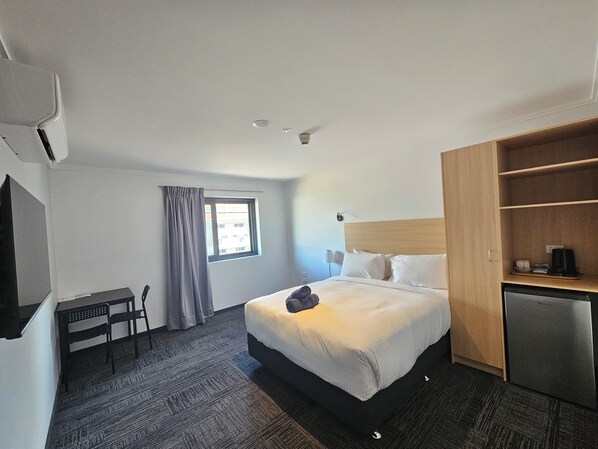 Free WiFi, bed sheets