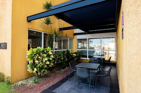 Terraza o patio. City Express by Marriott Paraiso
