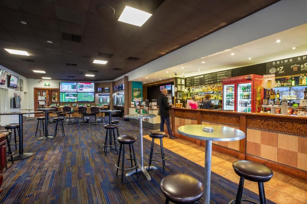 Photo - Meadow Inn Hotel-Motel