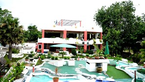 Front of property - Mirabel Resort & Mini Golf (Pattaya)