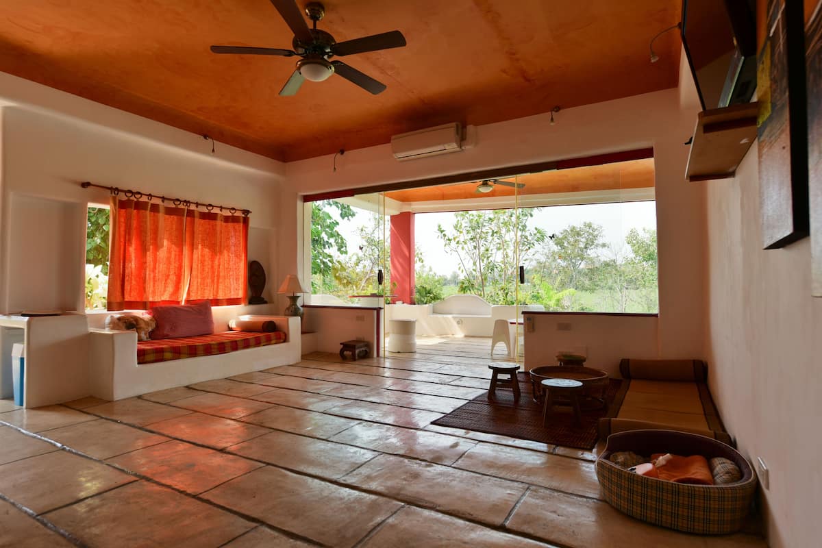 Apartment, 2 Bedrooms | Living room | 42-inch LCD TV with satellite channels, TV