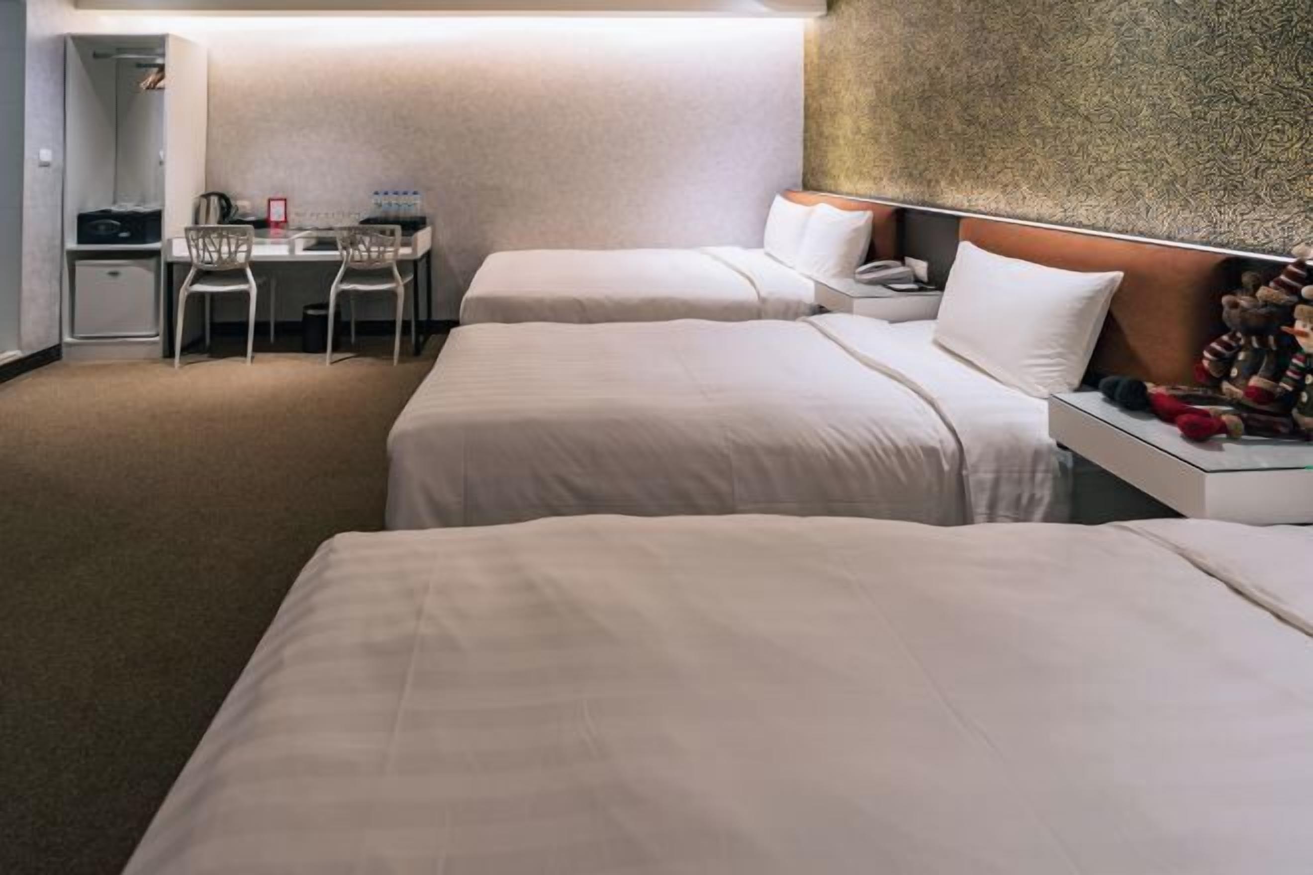 In-room safe, desk, iron/ironing board, free WiFi